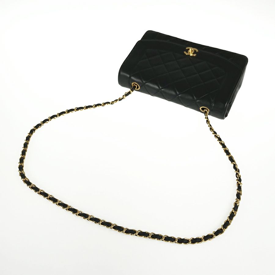 シャネル ショルダーバッグ