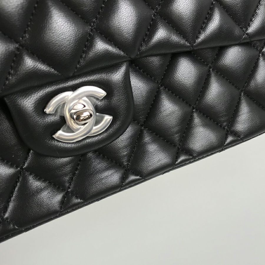 シャネル ショルダーバッグ