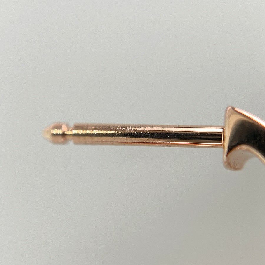 カルティエ ピアス