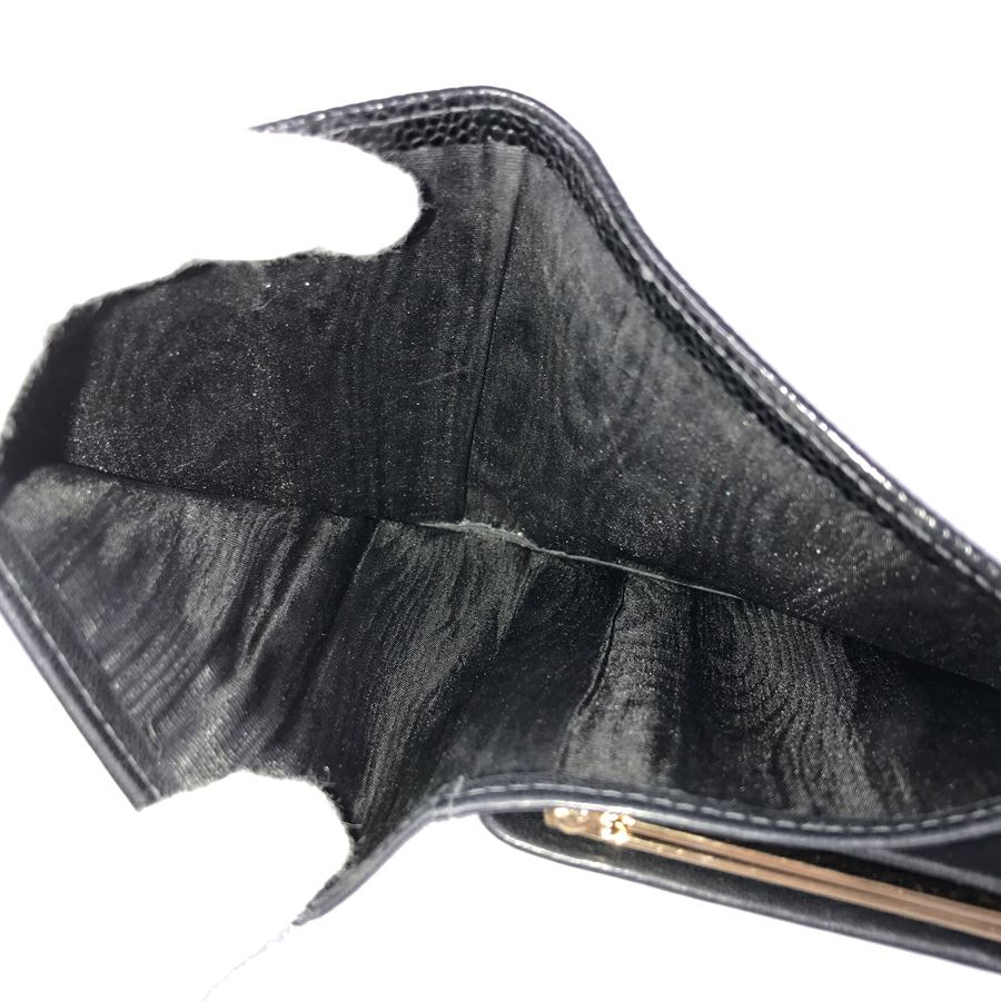 シャネル 二つ折り財布