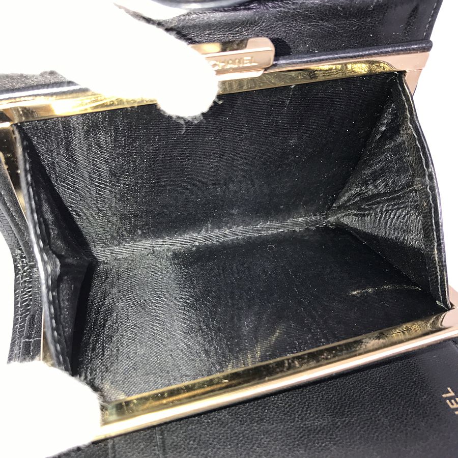シャネル 二つ折り財布