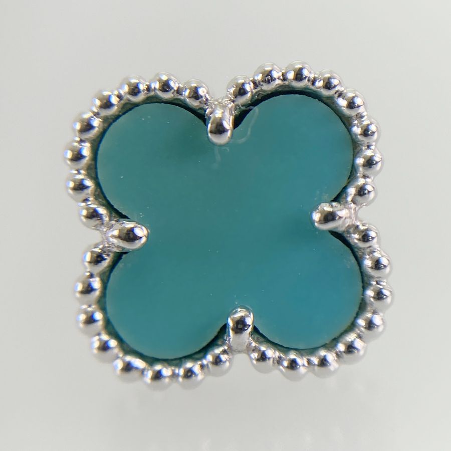 ヴァンクリーフ＆アーペル ピアス