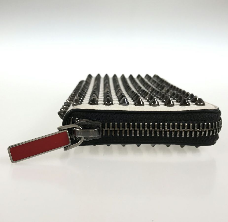 クリスチャンルブタン 長財布 ラウンドファスナー