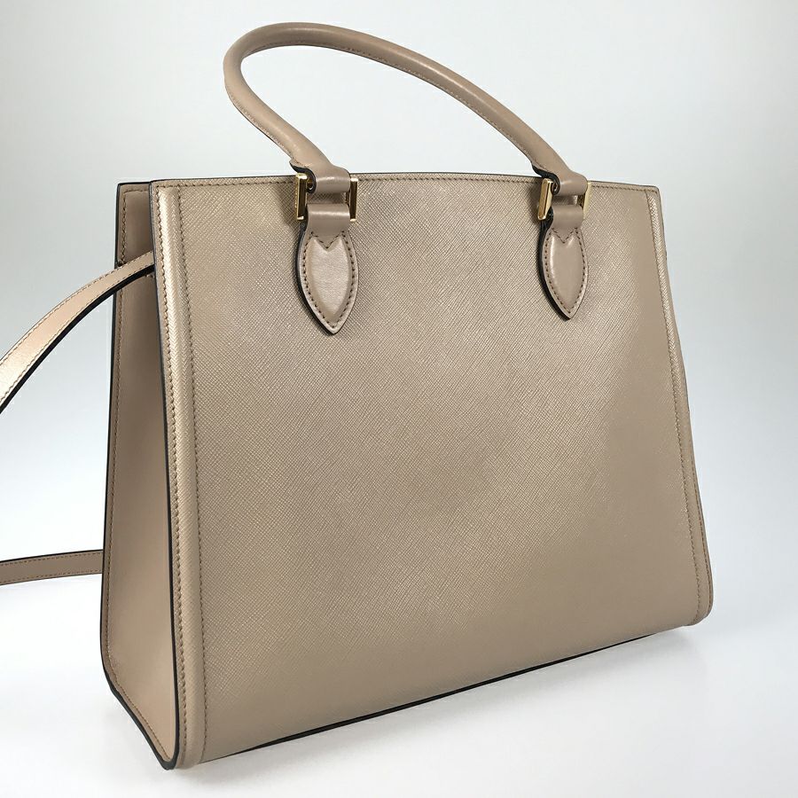 プラダ ハンドバッグ