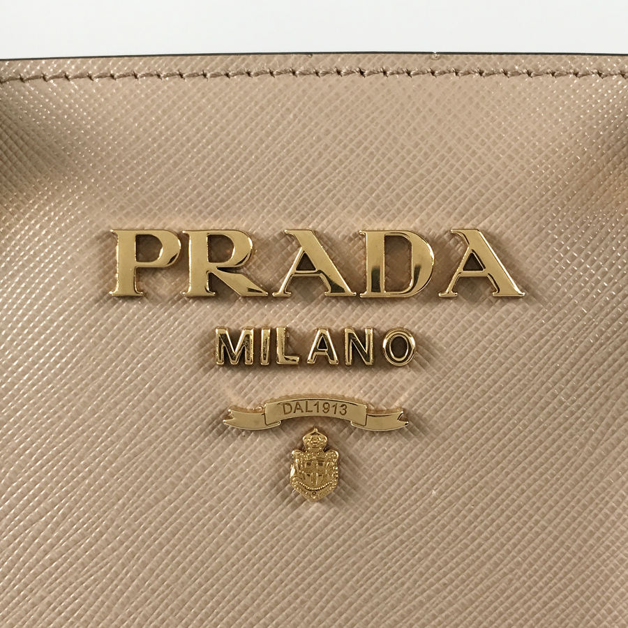 プラダ ハンドバッグ