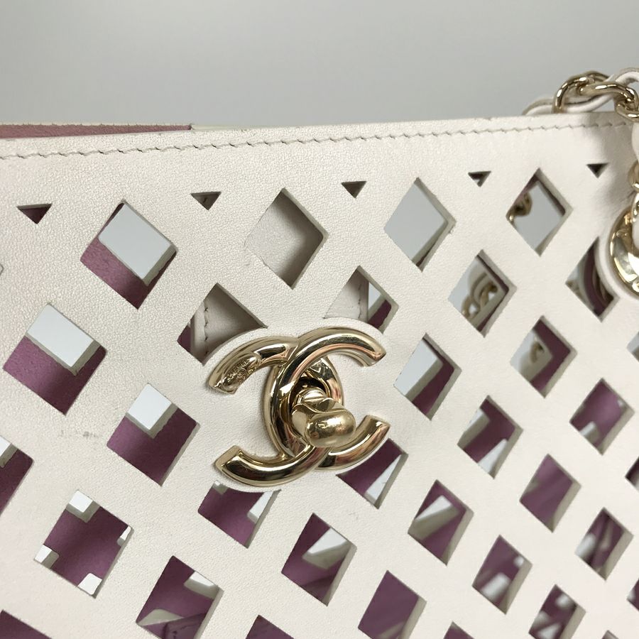 シャネル ショルダーバッグ