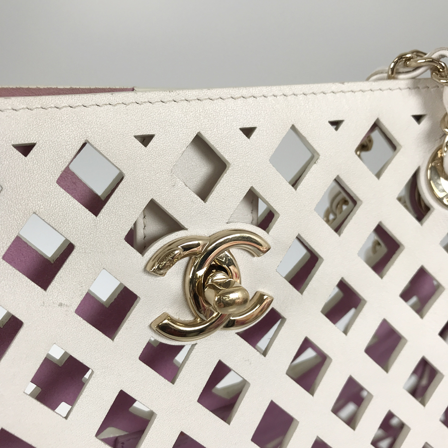 シャネル ショルダーバッグ