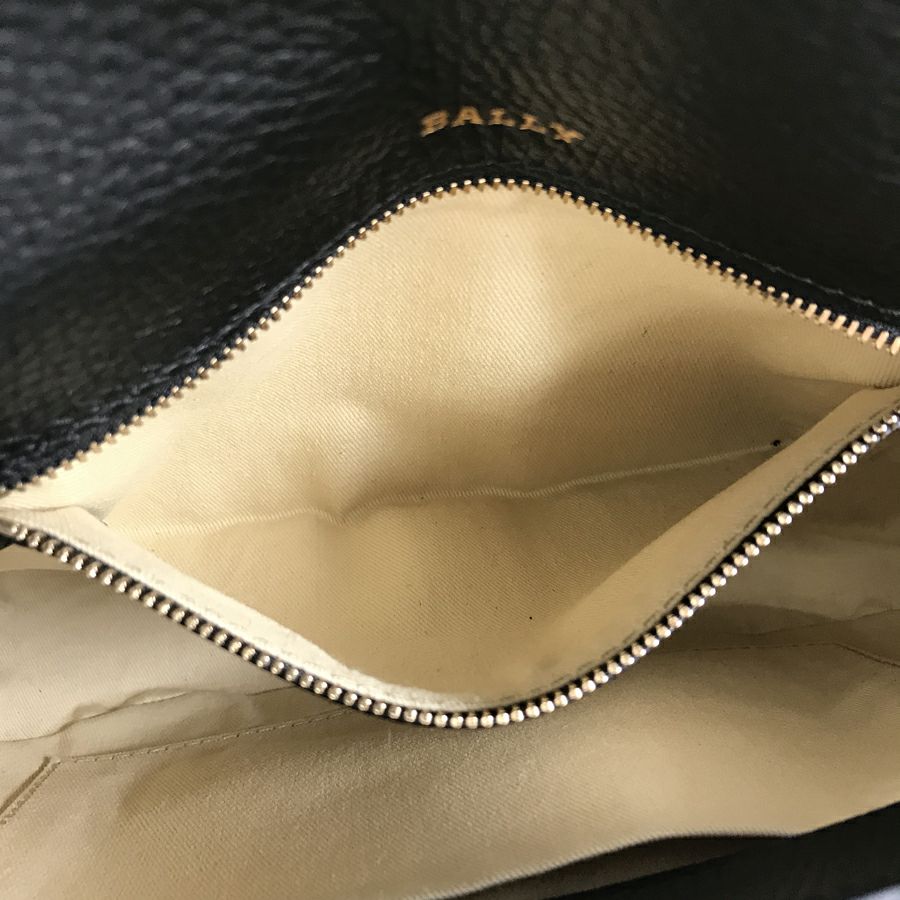 バリー ショルダーバッグ