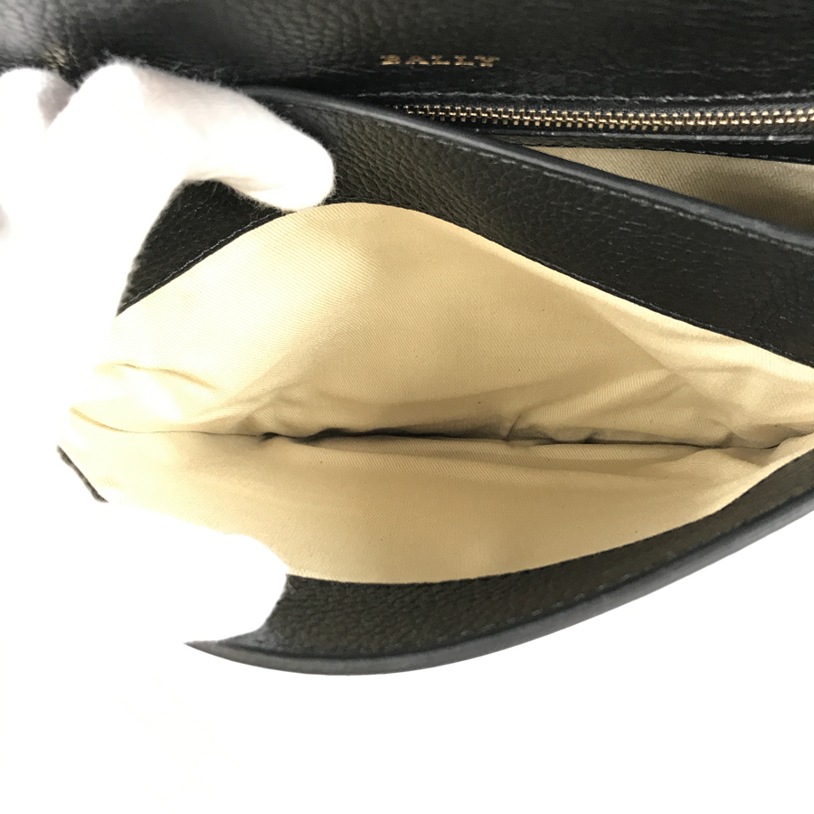 バリー ショルダーバッグ