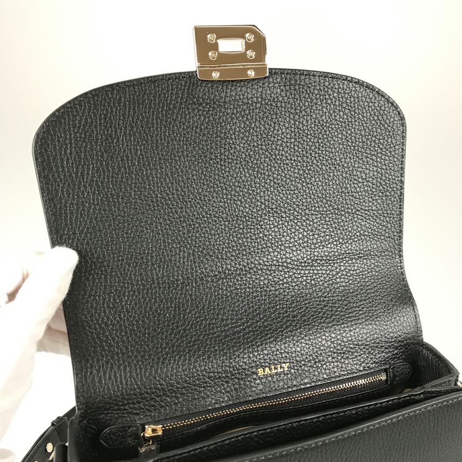 バリー ショルダーバッグ