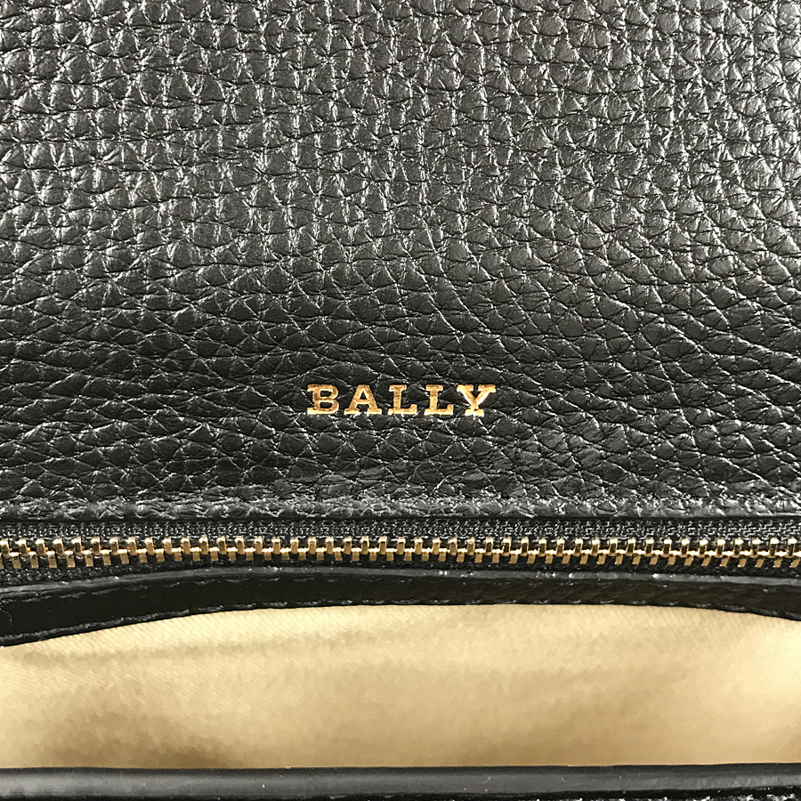 バリー ショルダーバッグ