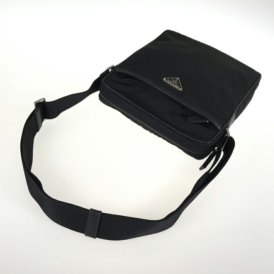 プラダ ショルダーバッグ