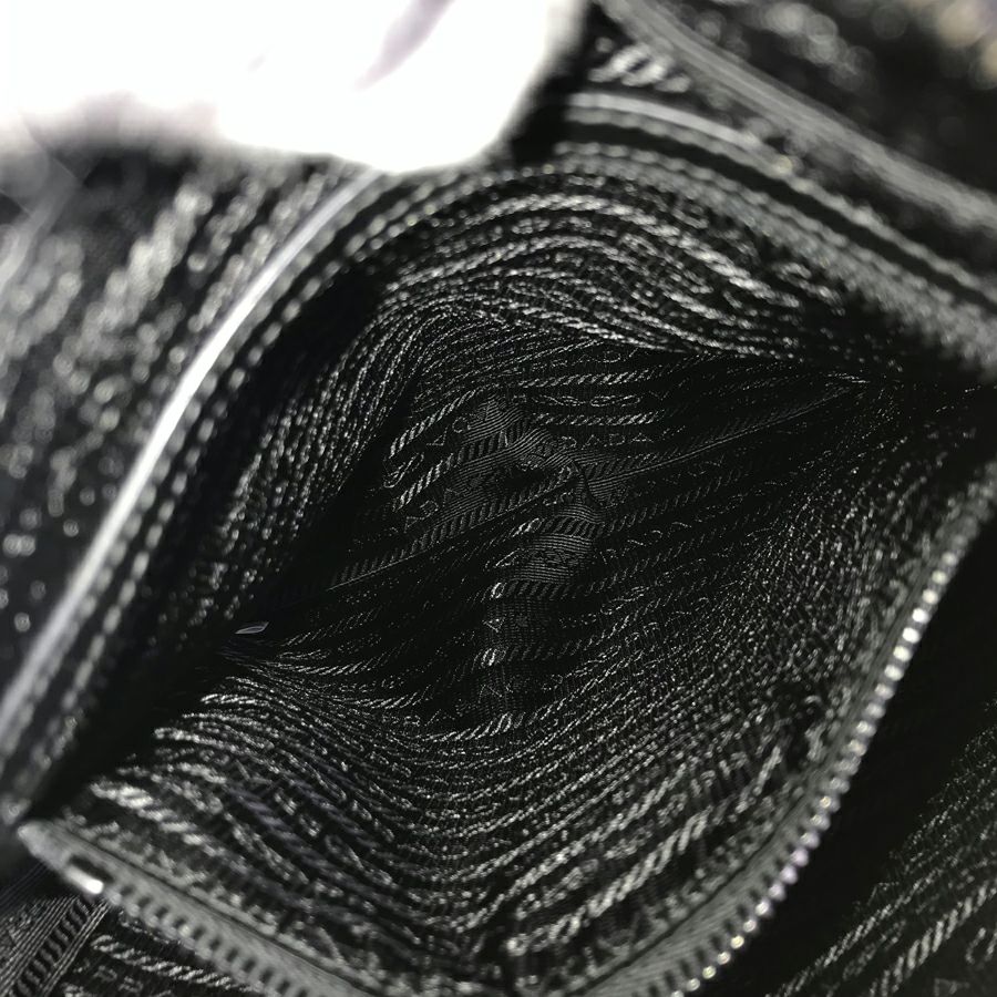 プラダ ショルダーバッグ