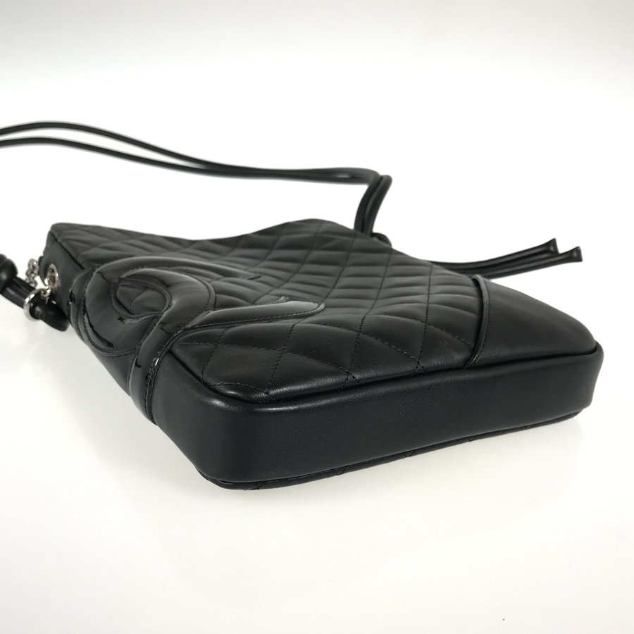 シャネル ショルダーバッグ