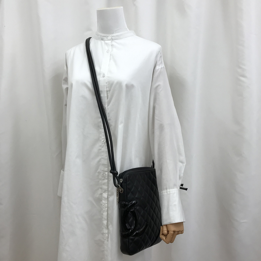 シャネル ショルダーバッグ