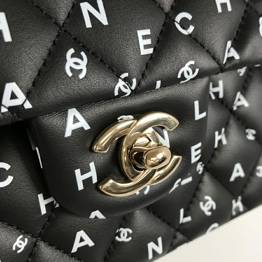 シャネル ショルダーバッグ