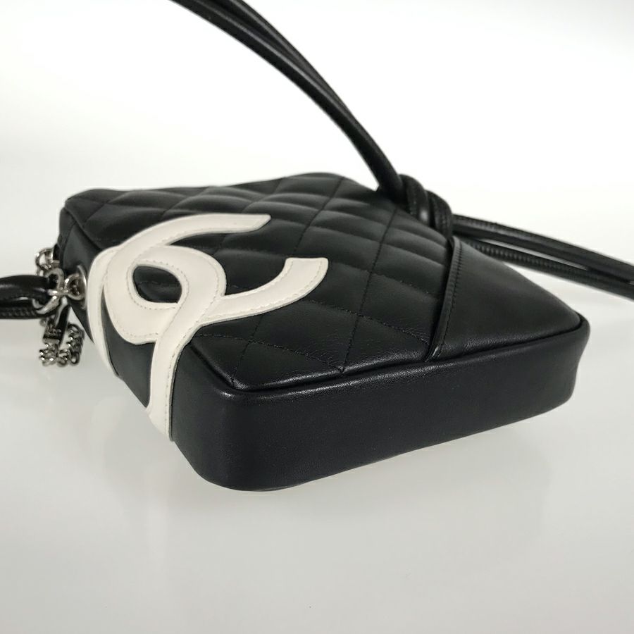 シャネル ショルダーバッグ