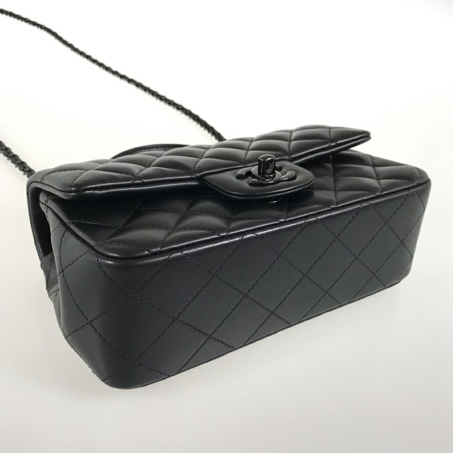 シャネル ショルダーバッグ