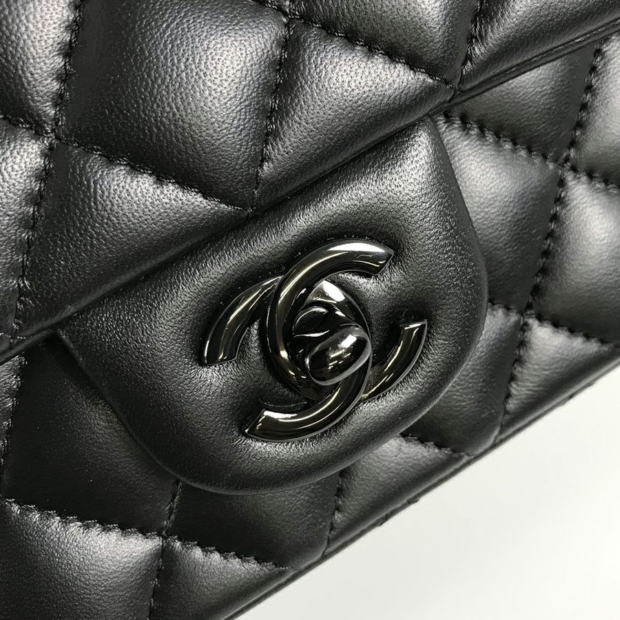 シャネル ショルダーバッグ