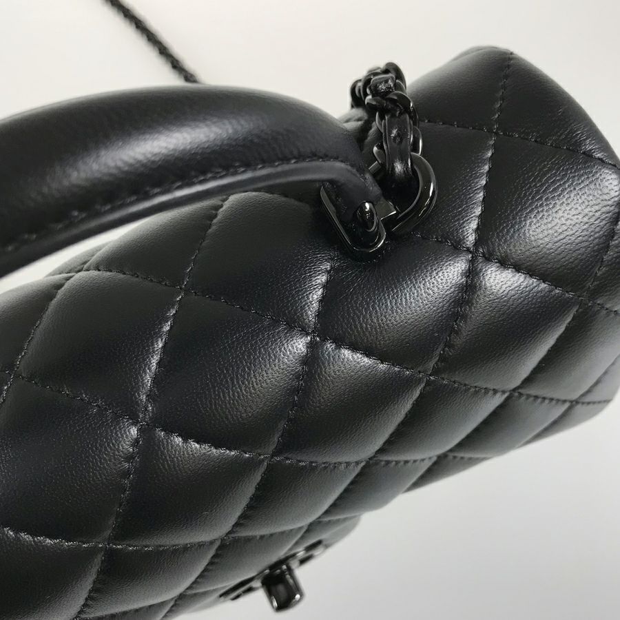 シャネル ショルダーバッグ