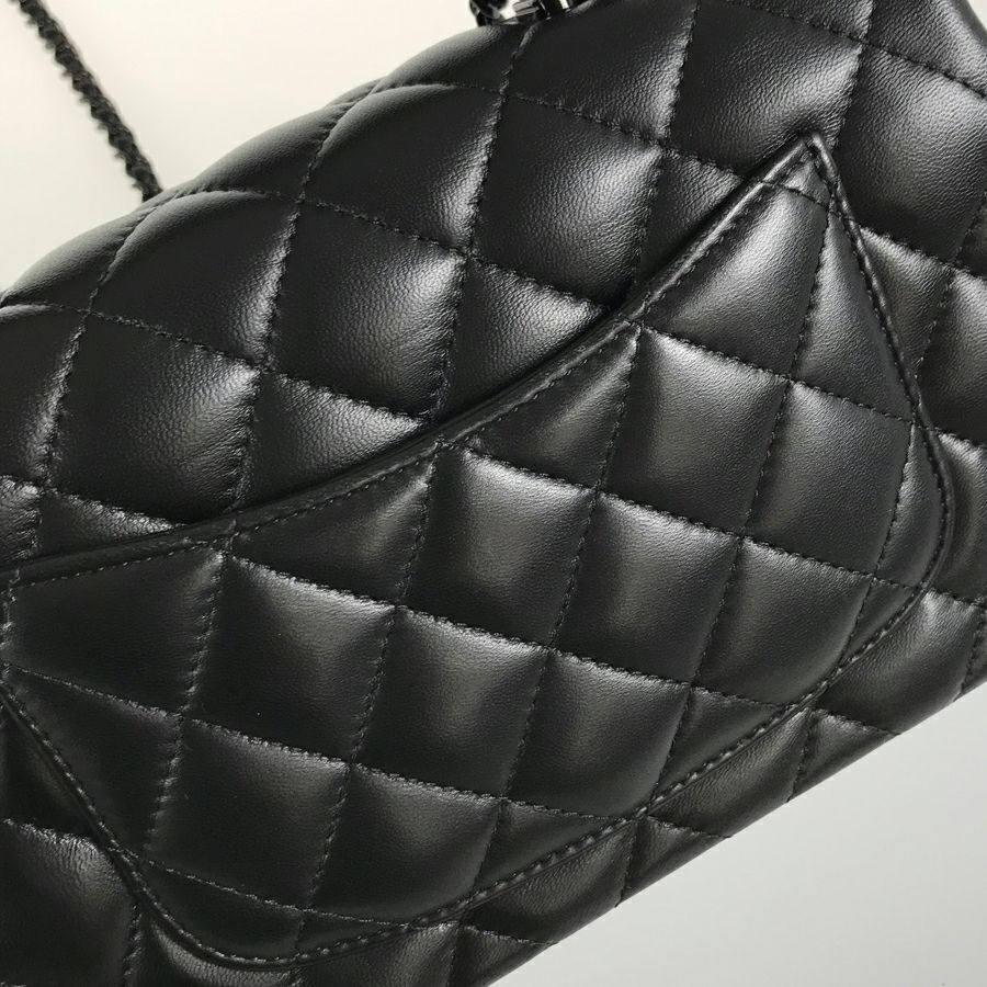 シャネル ショルダーバッグ