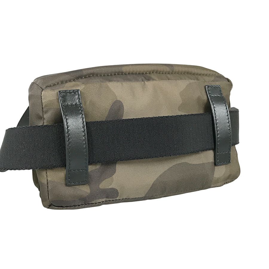 プラダ ボディバッグ