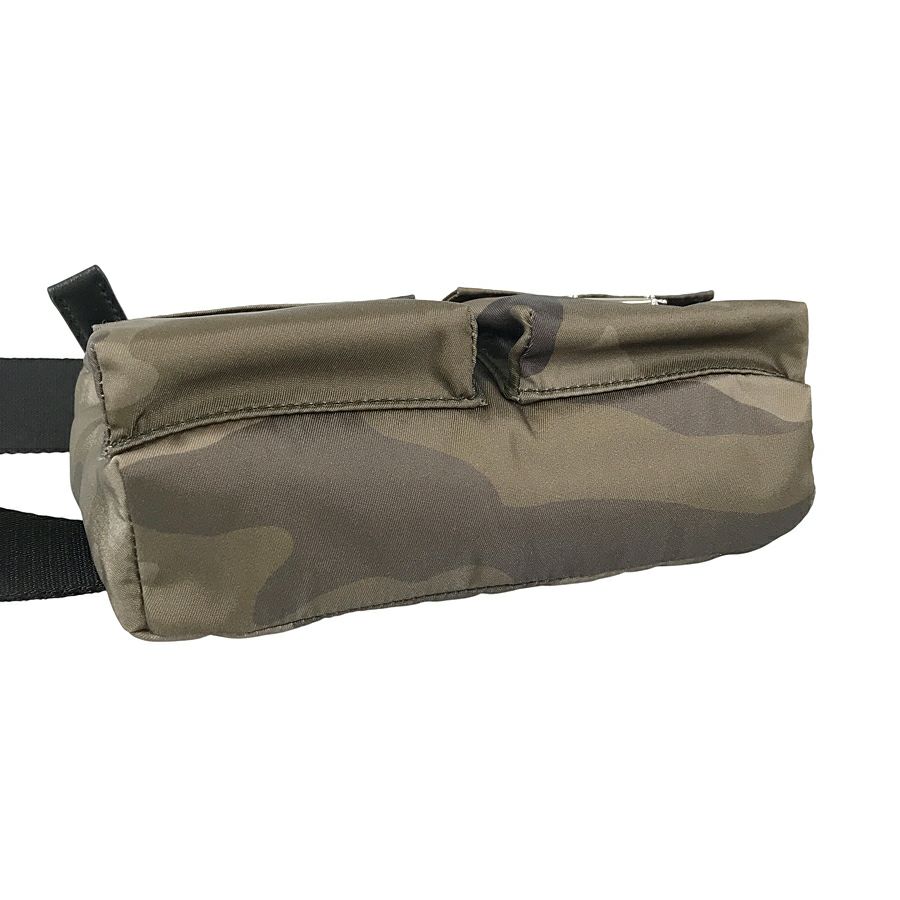 プラダ ボディバッグ