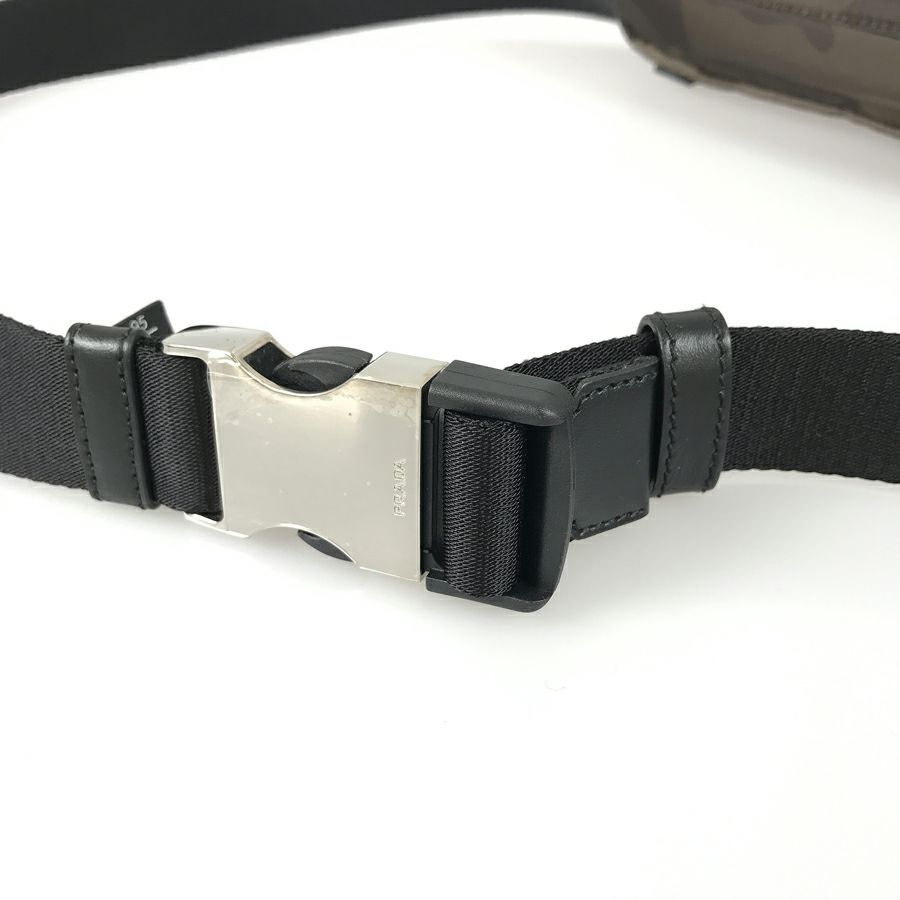 プラダ ボディバッグ