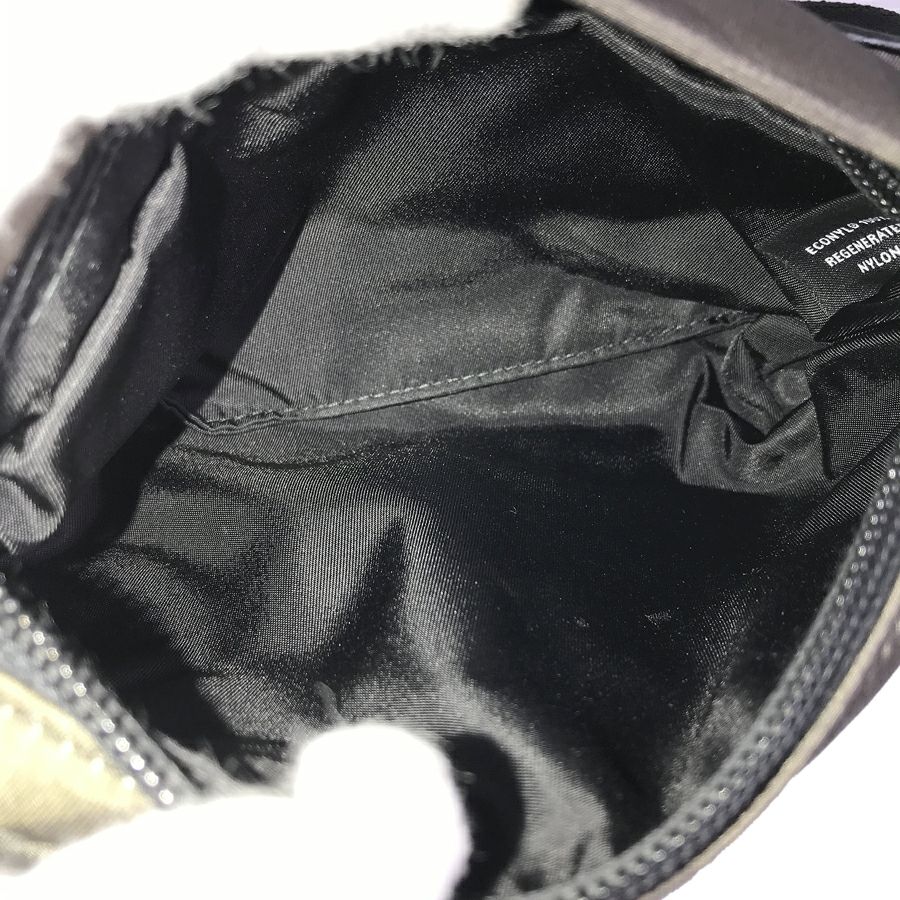 プラダ ボディバッグ