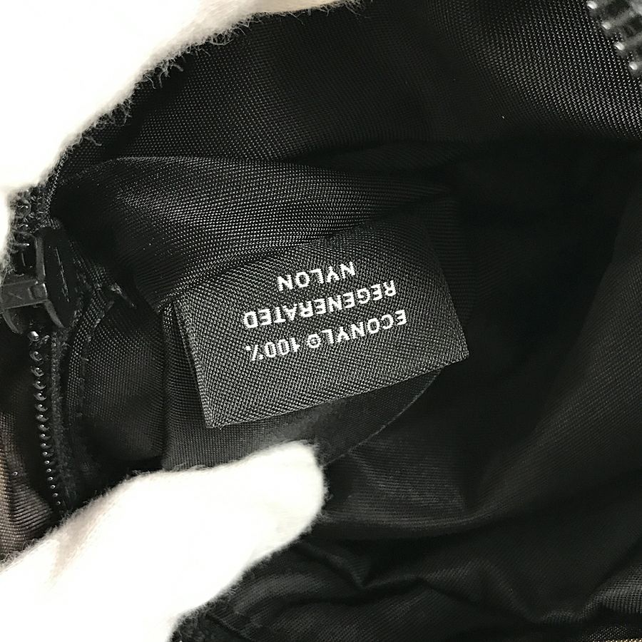 プラダ ボディバッグ