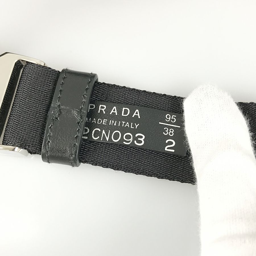 プラダ ボディバッグ