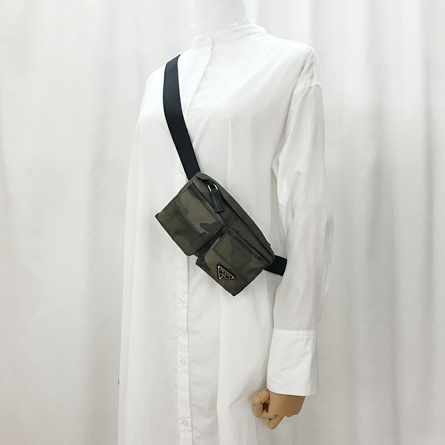 プラダ ボディバッグ