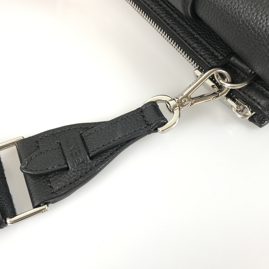 フェンディ ショルダーバッグ