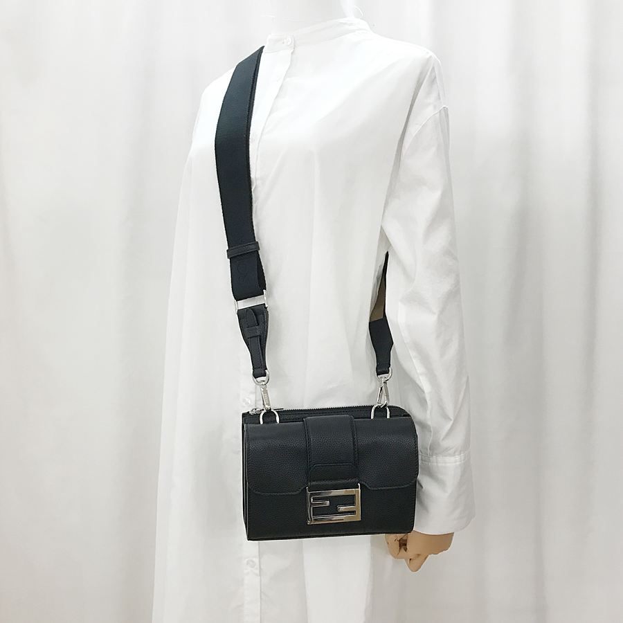 フェンディ ショルダーバッグ