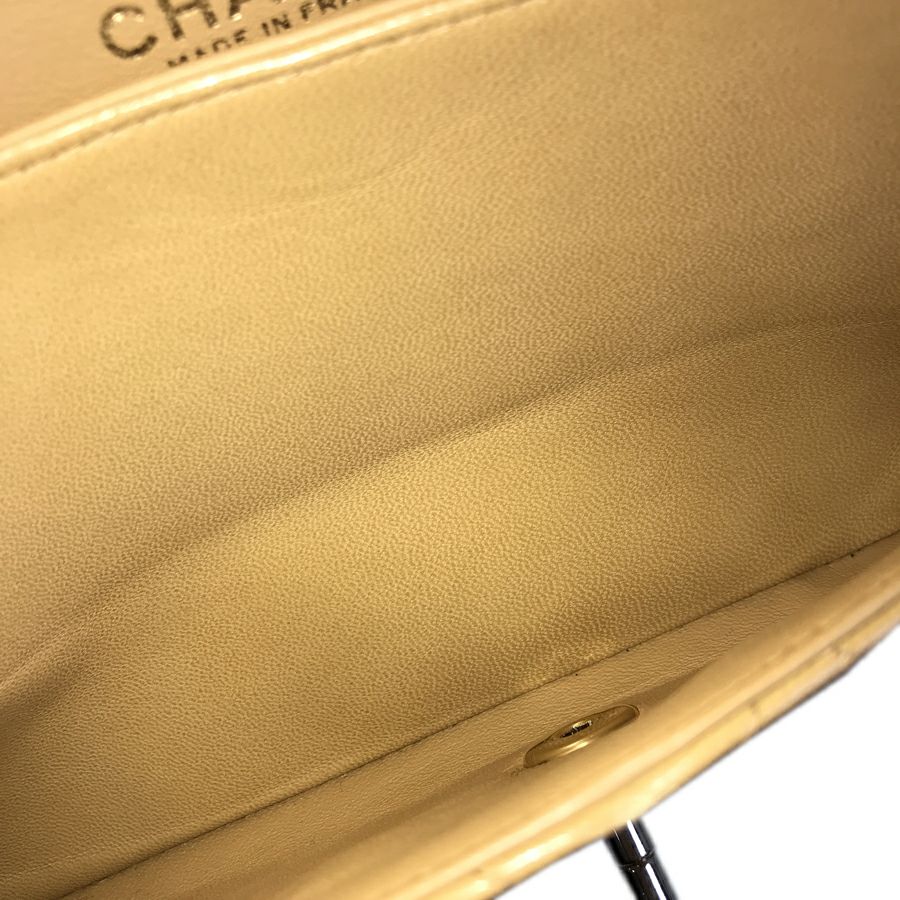 シャネル ショルダーバッグ