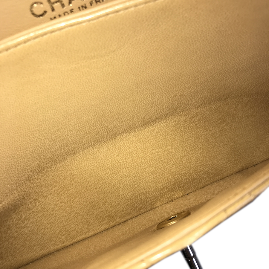 シャネル ショルダーバッグ