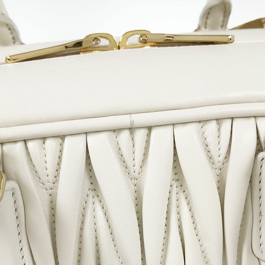 ミュウミュウ ハンドバッグ