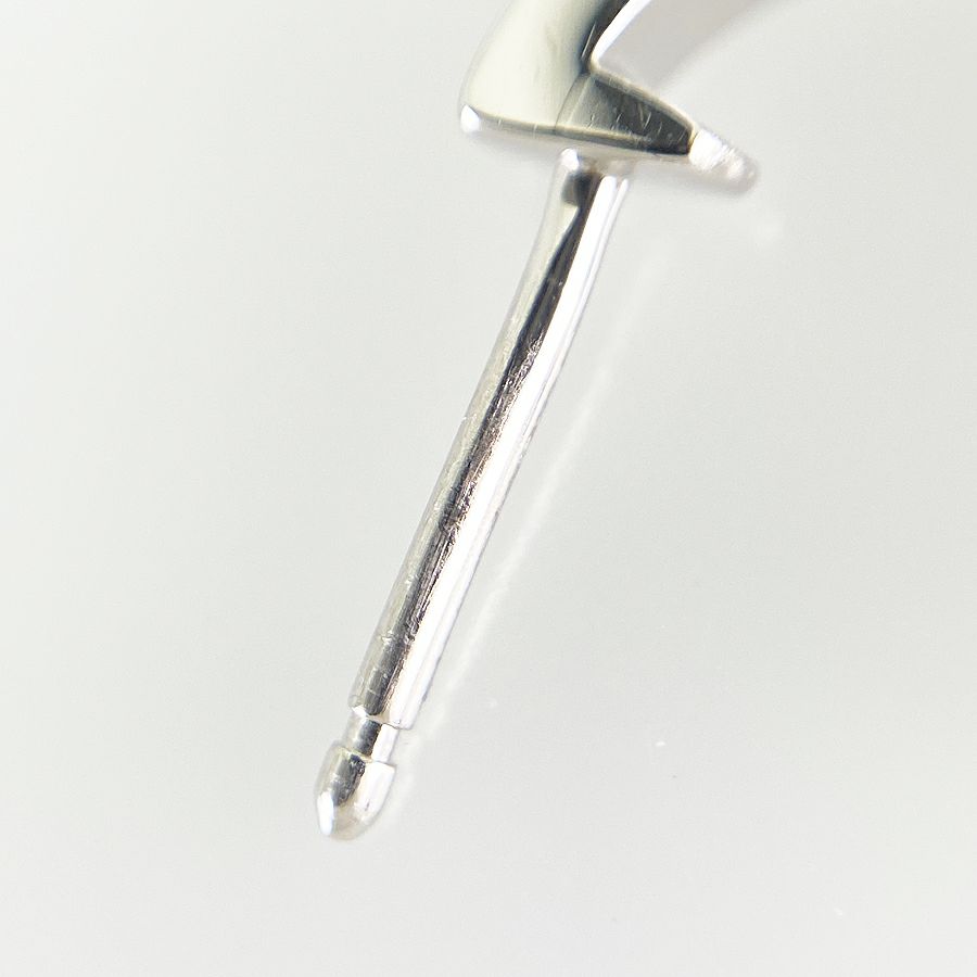 カルティエ ピアス