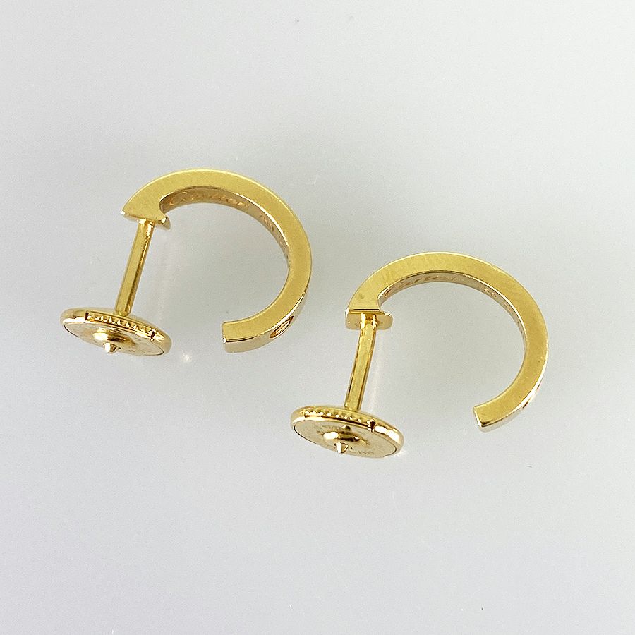 カルティエ ピアス