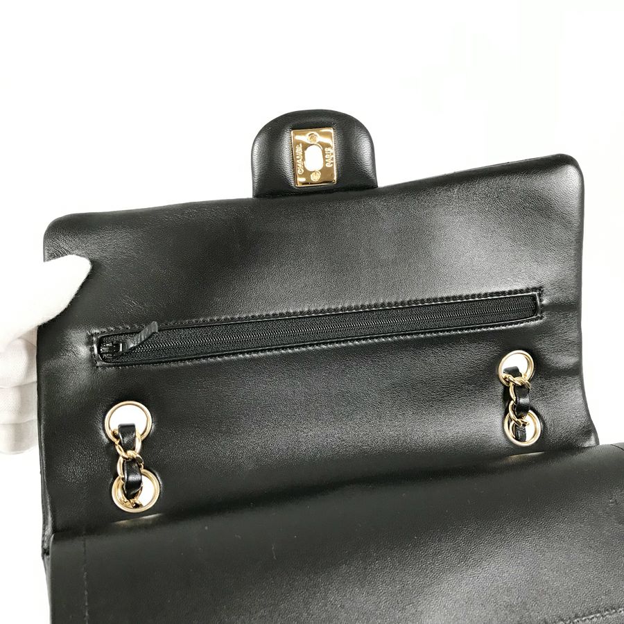 シャネル ショルダーバッグ