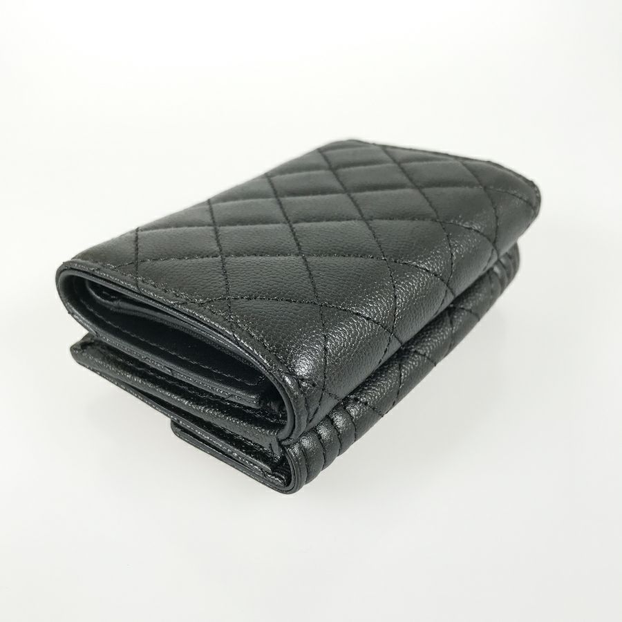 シャネル 三つ折り財布