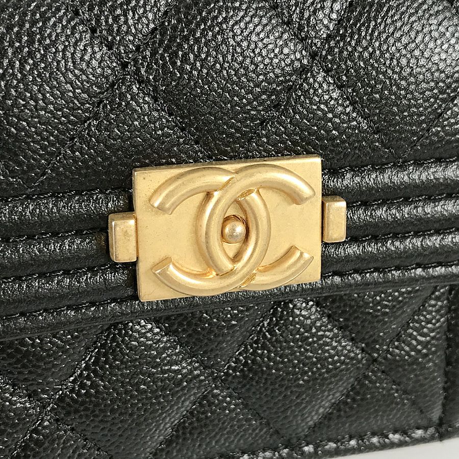 シャネル 三つ折り財布