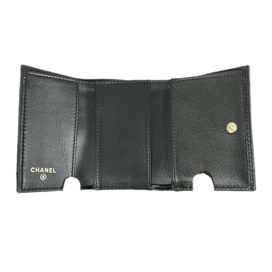 シャネル 三つ折り財布