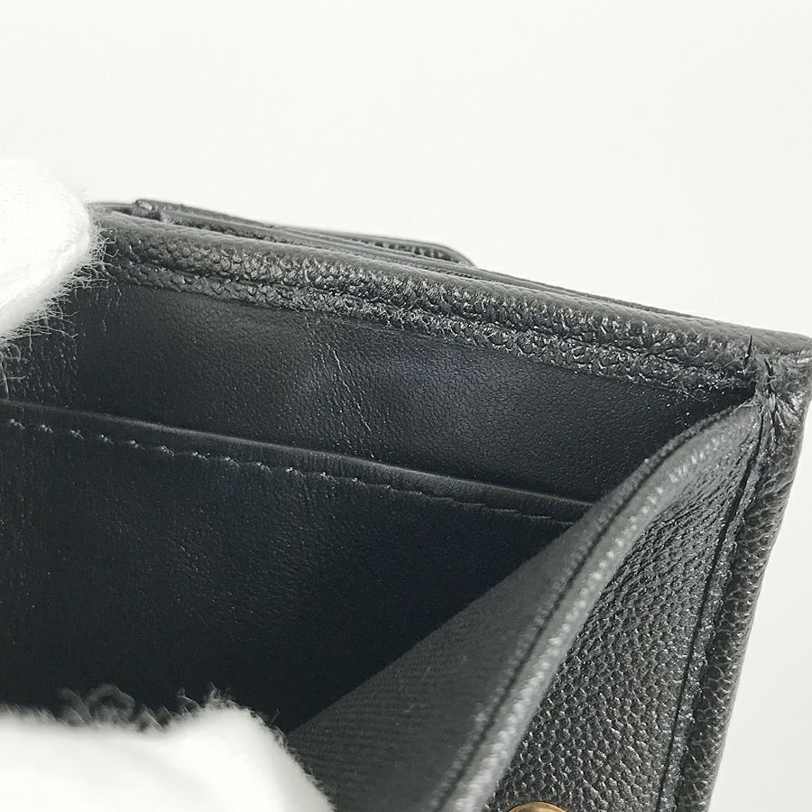 シャネル 三つ折り財布