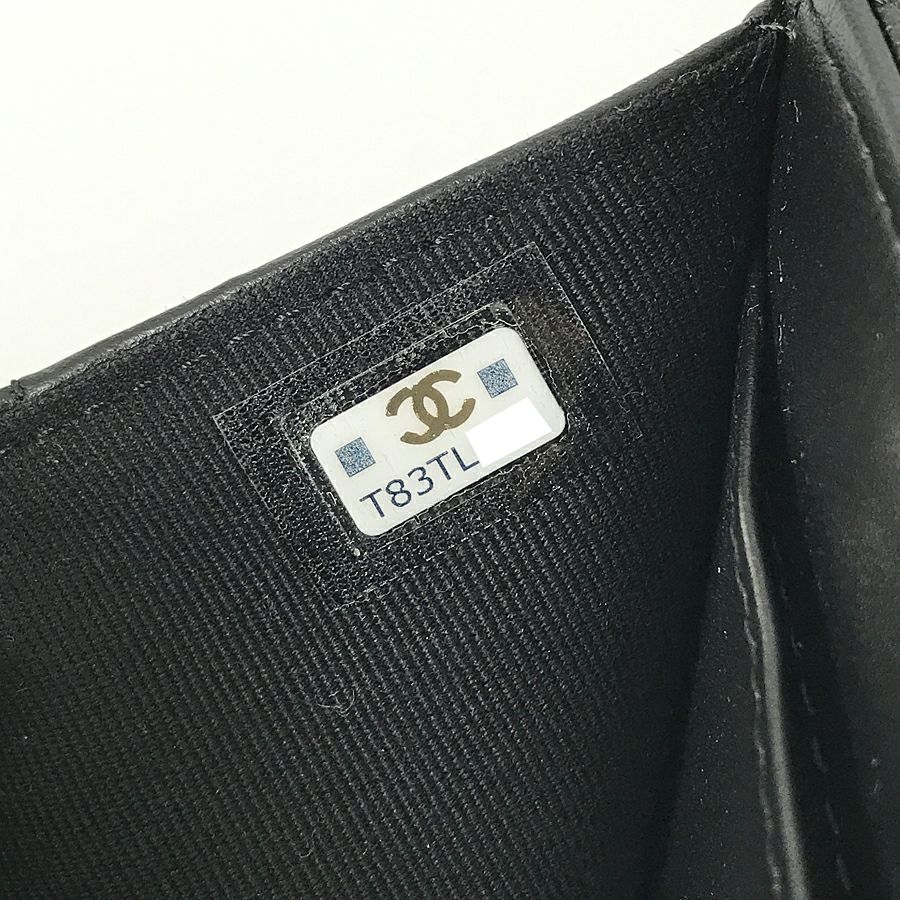 シャネル 三つ折り財布