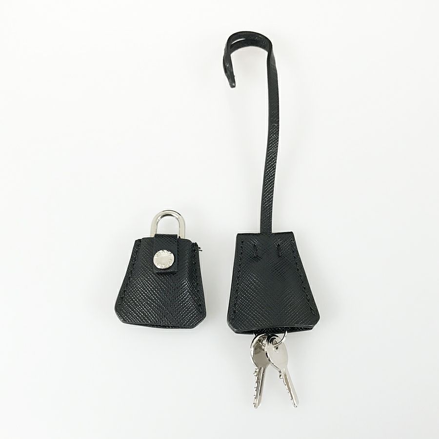 プラダ ショルダーバッグ