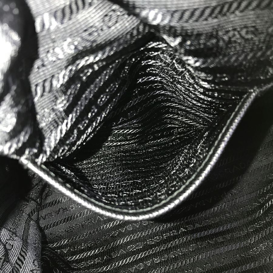 プラダ ショルダーバッグ