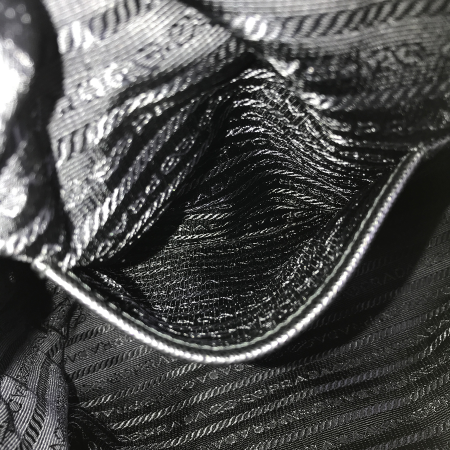 プラダ ショルダーバッグ