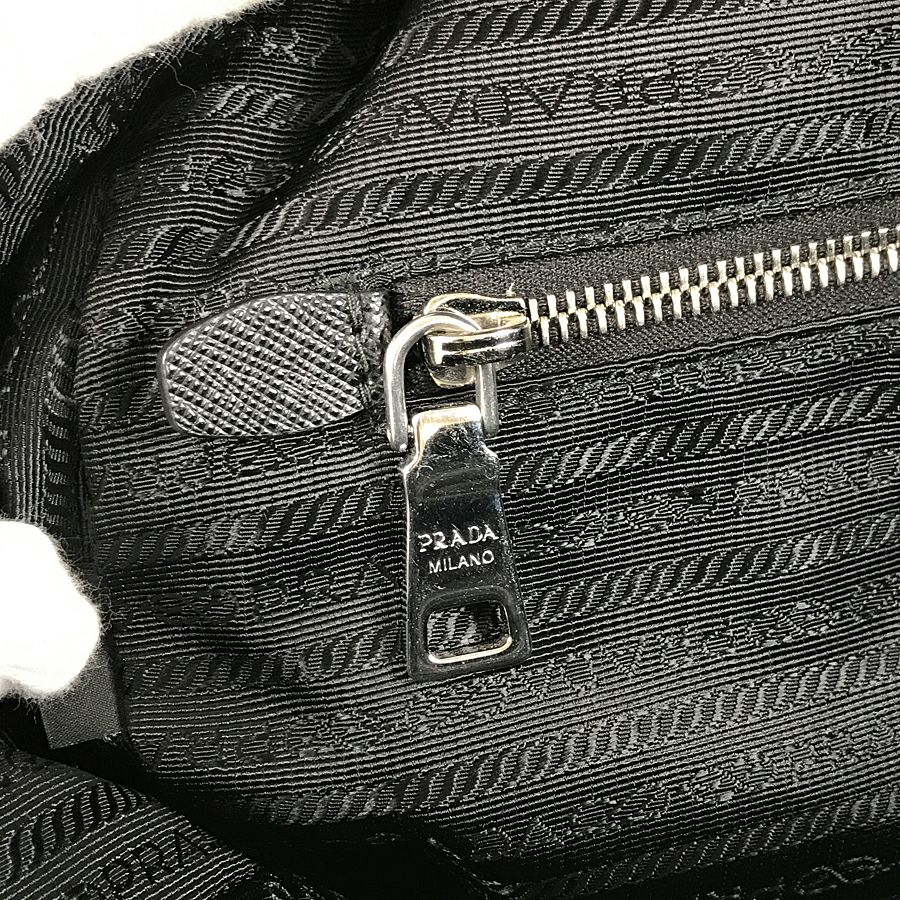 プラダ ショルダーバッグ