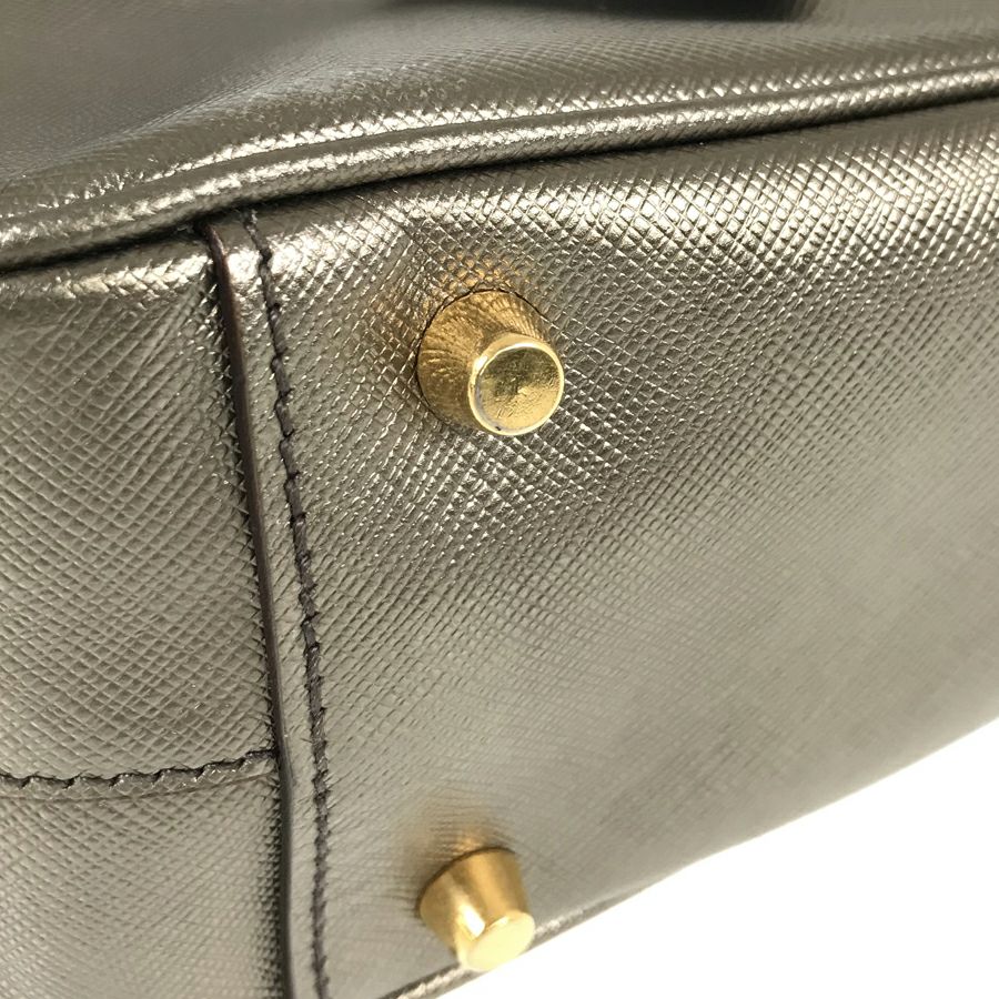 プラダ ハンドバッグ